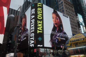 Ludmilla no telão da Time Square