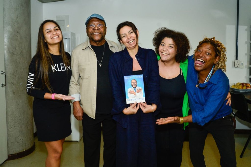 Martinho com a família no lançamento do livro em São Paulo