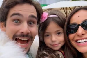 Três momentos que Sabrina, Zoe e Nicolas brilharam em Paris