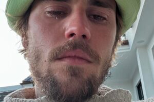retrato de justin bieber chorando