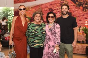 Sabrina Sato com a mãe, Dona Kika, e Leda Nagle com Duda Nagle