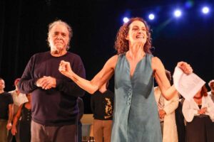 Tony Ramos e Denise Fraga atuando na peça “O que só Sabemos Juntos”