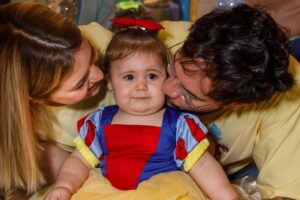 Viih Tube e Eliezer com Lua em último dia da festa de aniversário