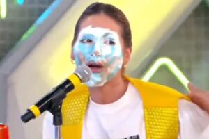 virginia fonseca com cara suja de torta no domingo legal