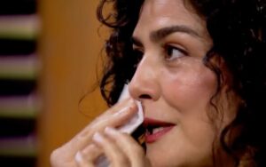 Letícia Sabatella chora ao desabafar sobre sua infância: ‘Fui assediada muito cedo’