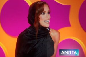 Anitta como jurada no reality Ru Paul's Drag Race