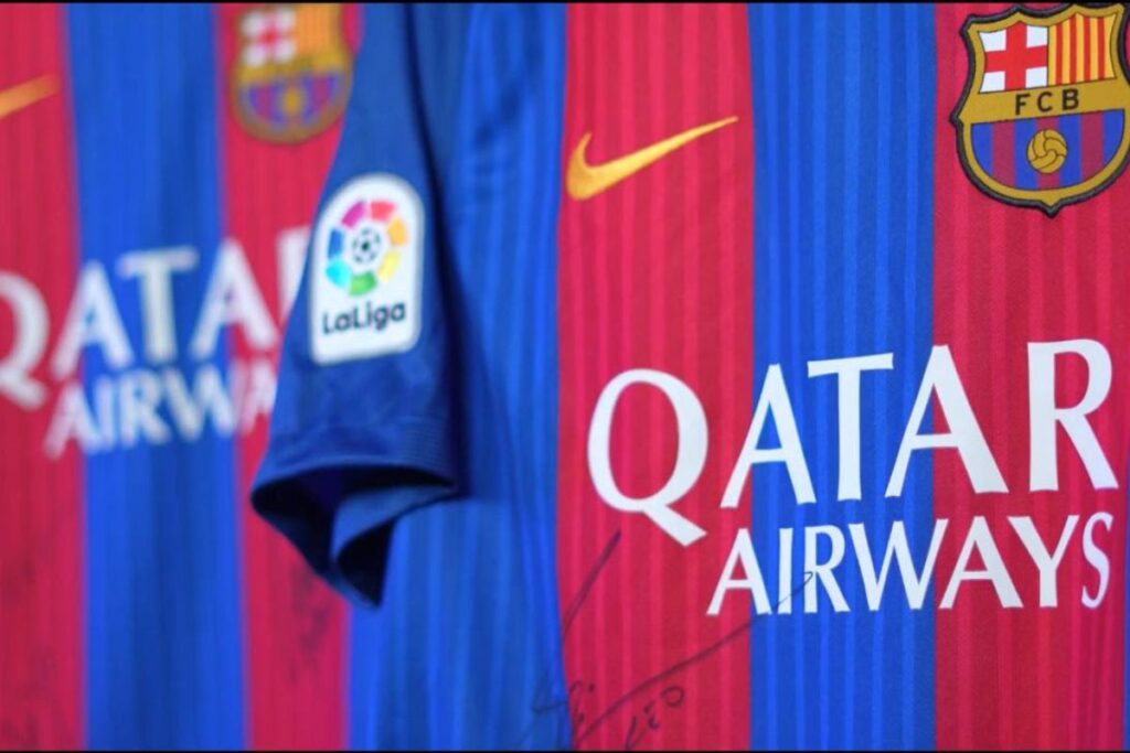 Camisa do Barcelona autografada é um dos iteis do leilão de Neymar