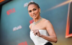 Jennifer Lopez na rpé-estreia de seu filme 