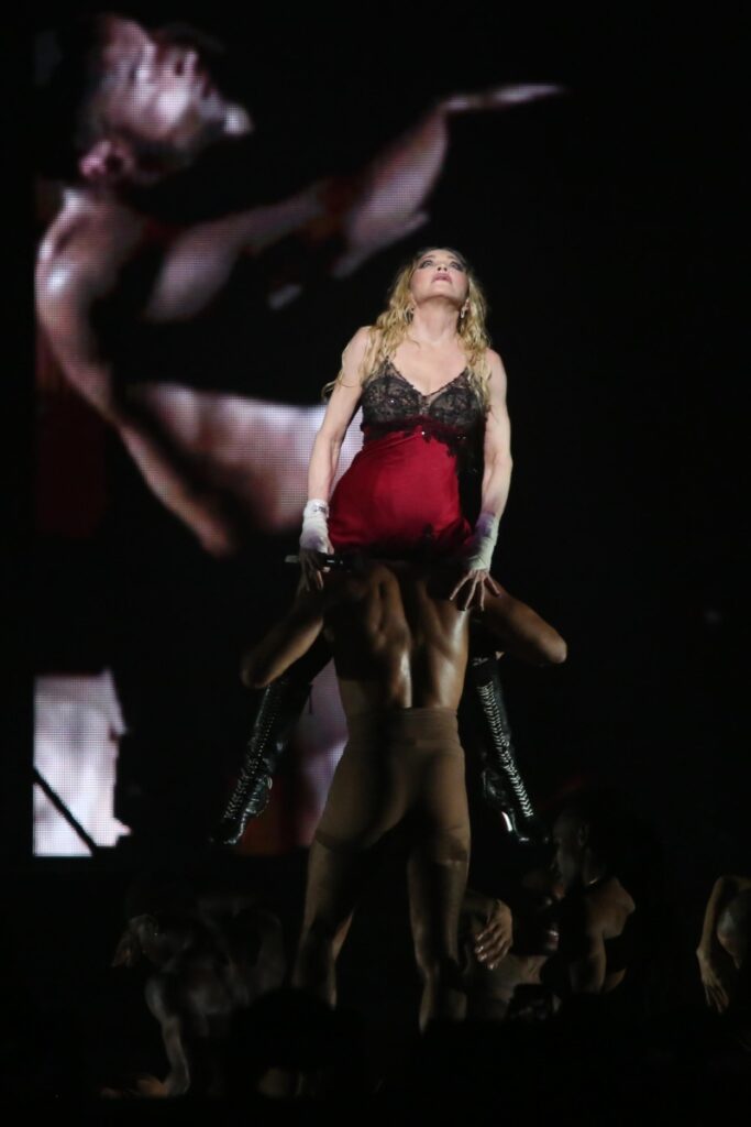 Madonna ensaiando