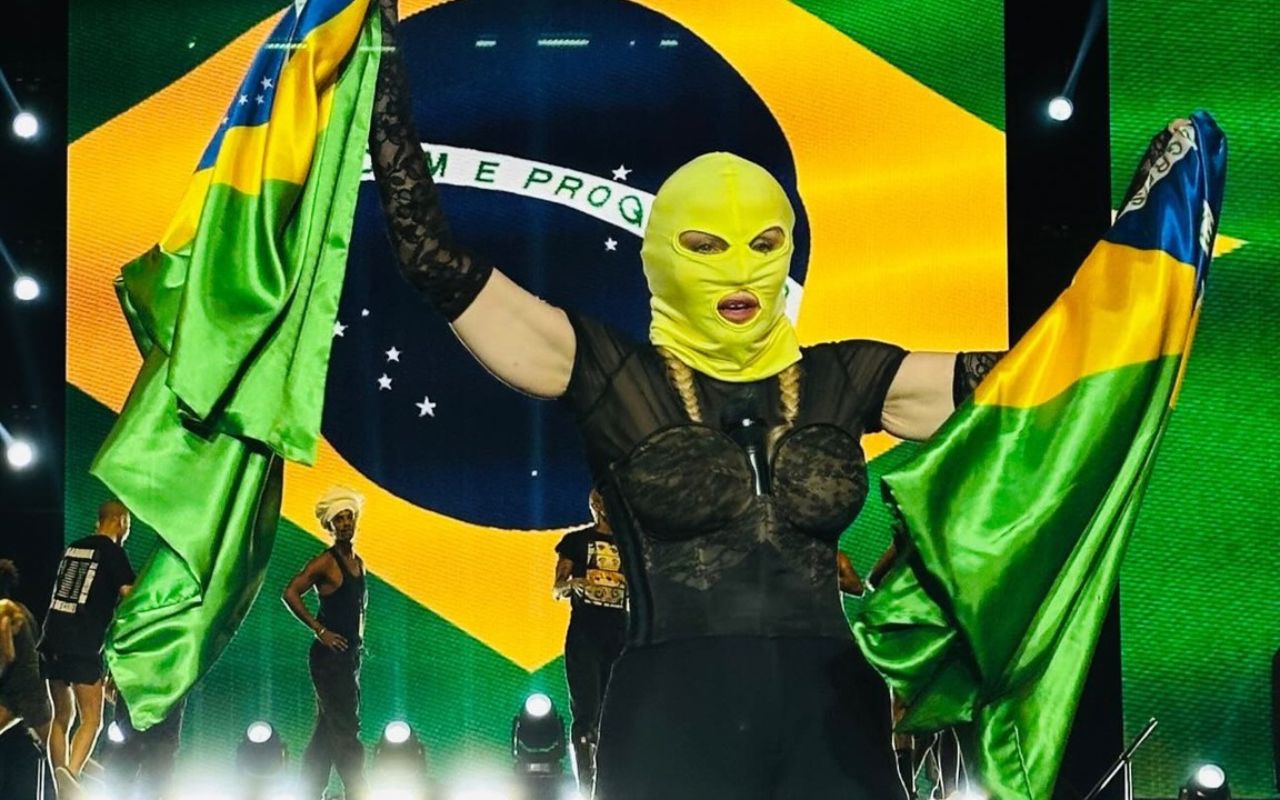 Madonna com a bandeira Brasileira