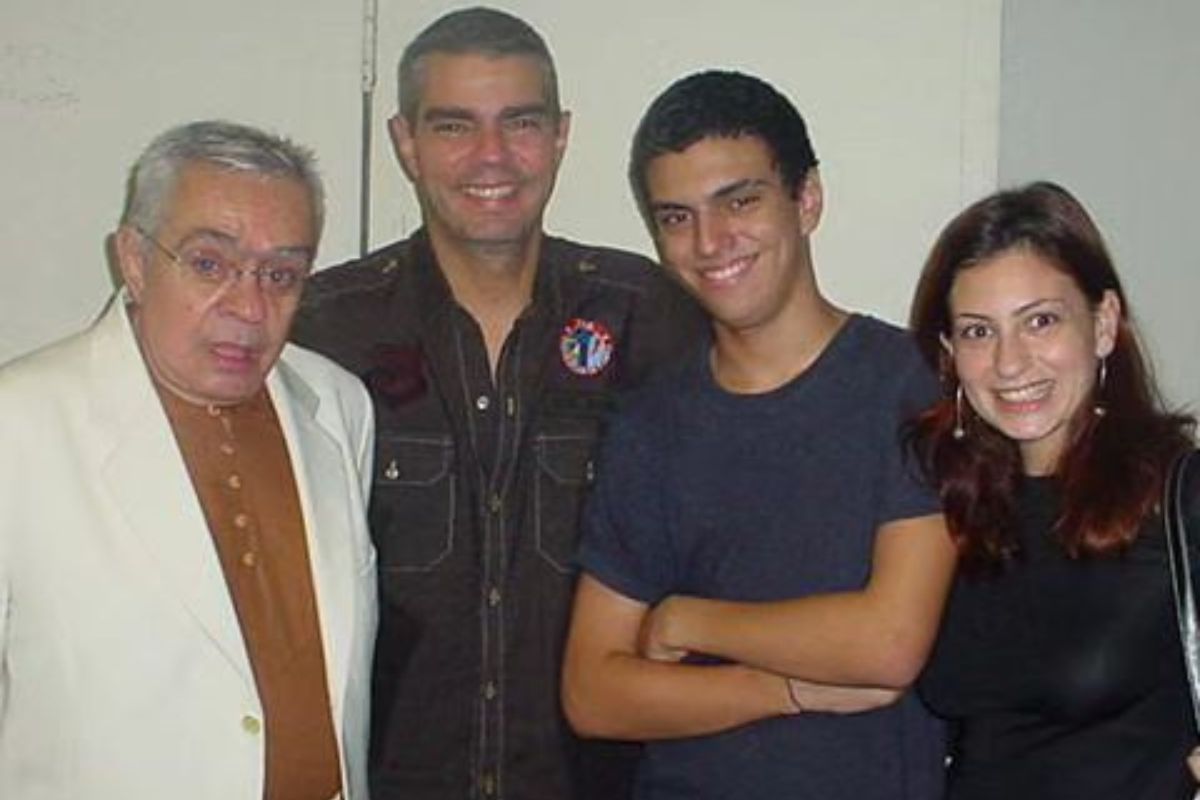 Nizo Neto com o pai, Chico Anysio, o filho Rian e a esposa Tatiana Presser
