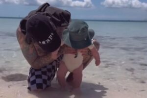 Travis Barker e o filho Rocky 13