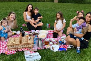 Viih Tube e Boca Rosa com Lua e Cris em piquenique