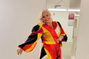 Fafá de Belém de vestido