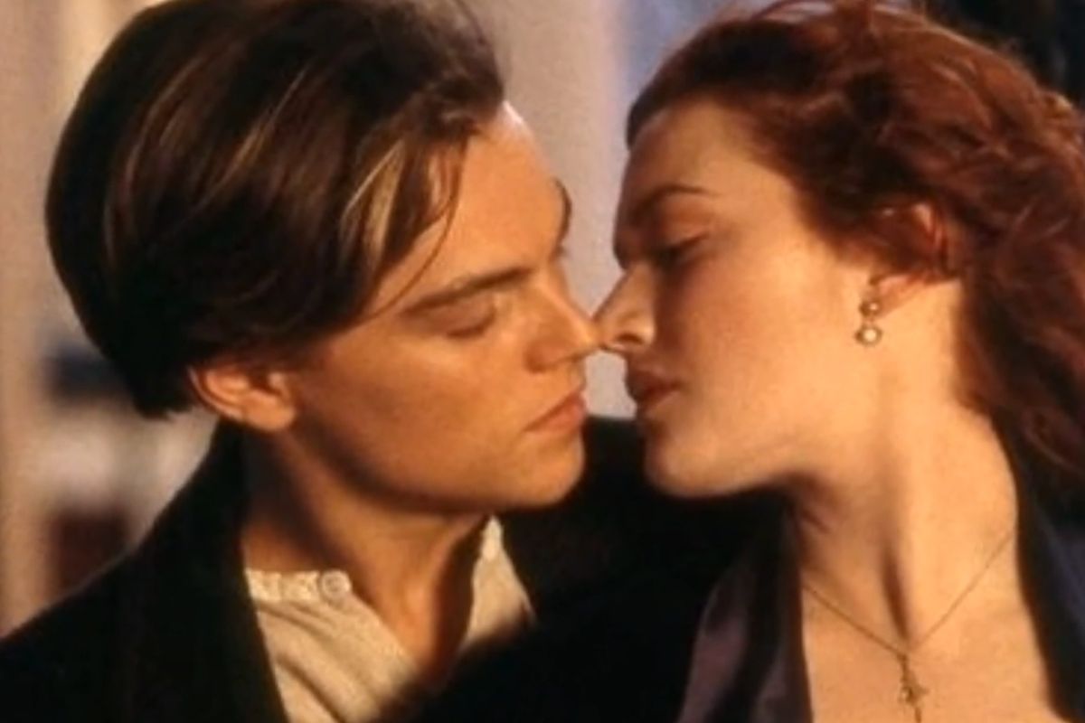 Leonardo DiCaprio e Kate Winslet em cena de 'Titanic'