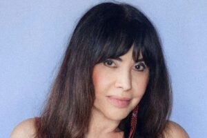 Claudia Alencar volta a ser internada