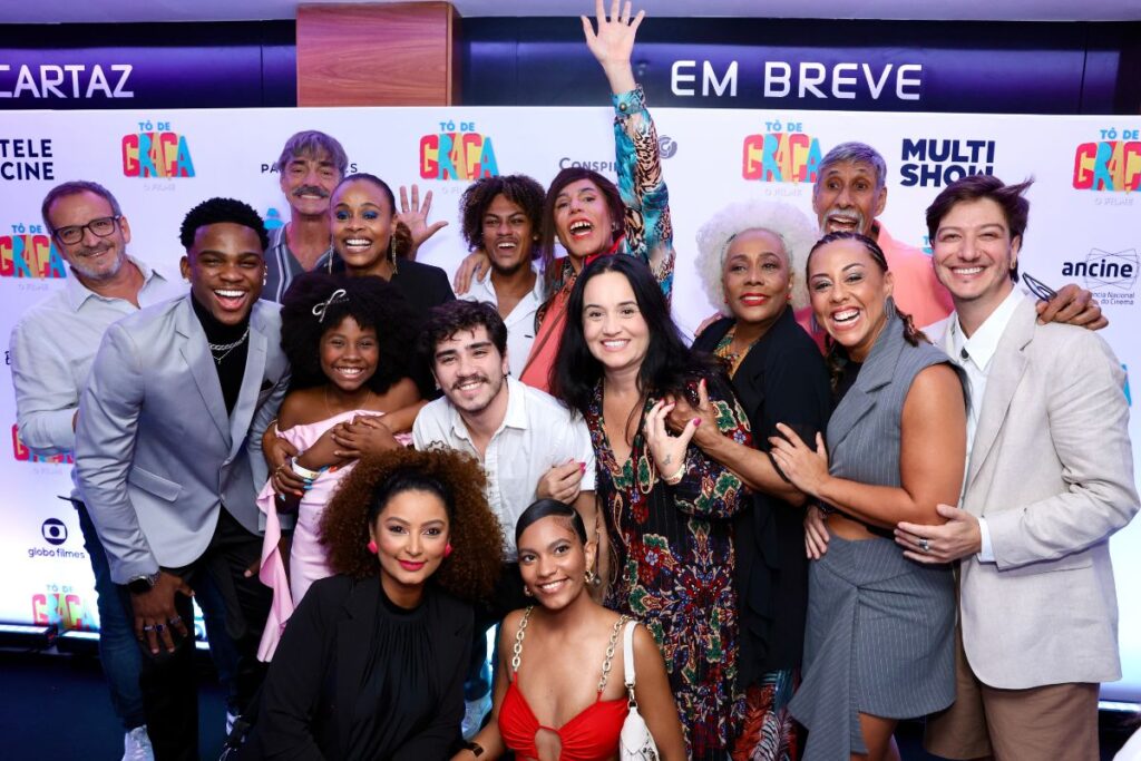 Elenco na pré de "Tô de Graça"