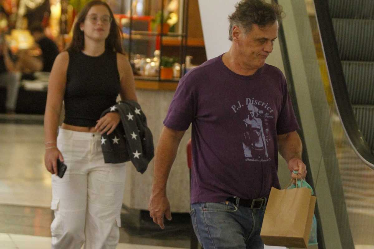 Guilherme Fontes surge com a filha mais velha no Shopping
