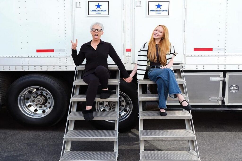 Jamie Lee Curtis e Lindsay Lohan no set