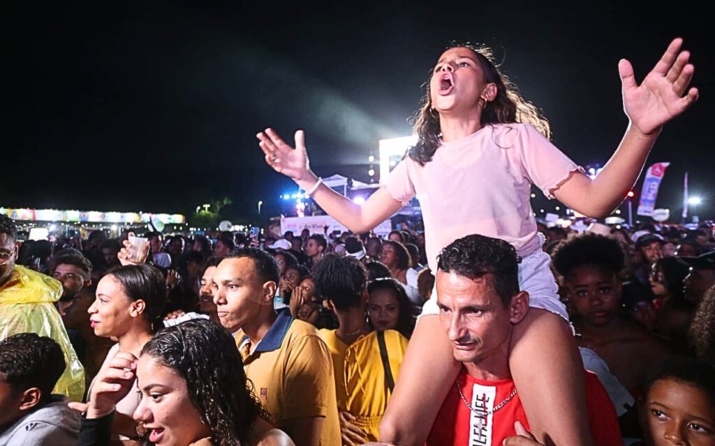 Nadson O Ferinha encanta o público no segundo dia do São João da Bahia
