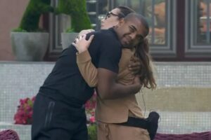 Wanessa e Davi Brito abraçados