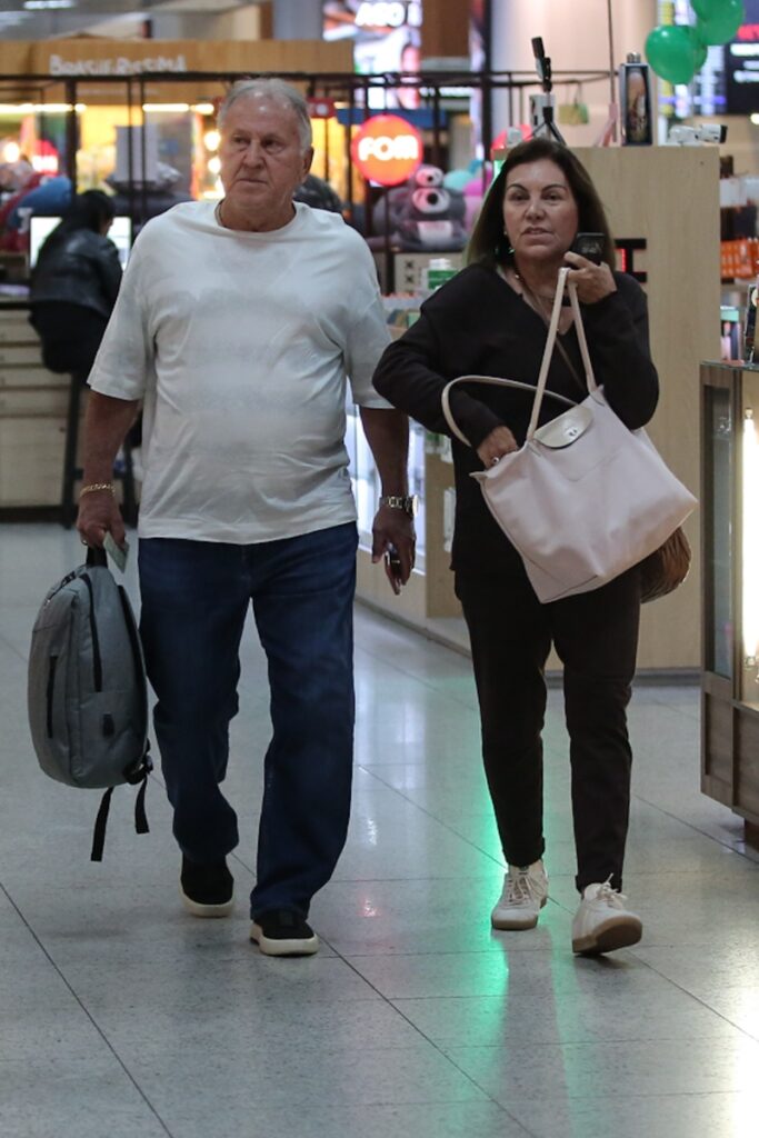 Aeroporto - Zico e esposa Sandra