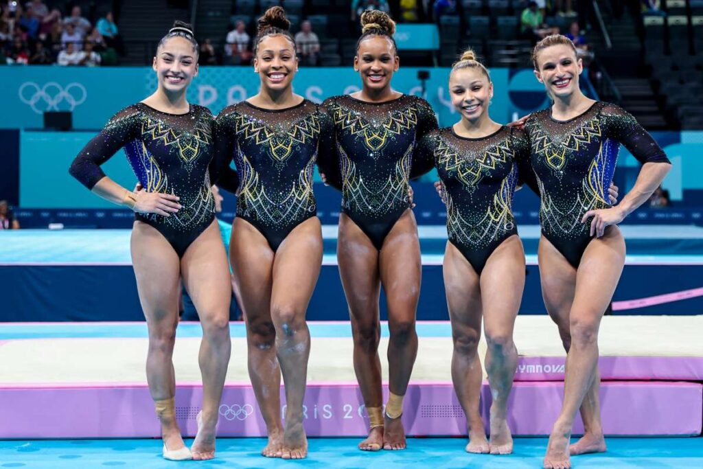 Rebeca Andrade, Jade Barbosa, Lorrane Oliveira, Flávia Saraiva e Júlia Soares