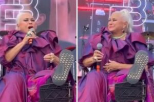 Fafá de Belém canta na cadeira de rodas