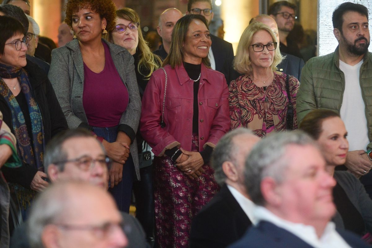 Irmã de Pelé marcou presença na reabertura do Museu do Futebol