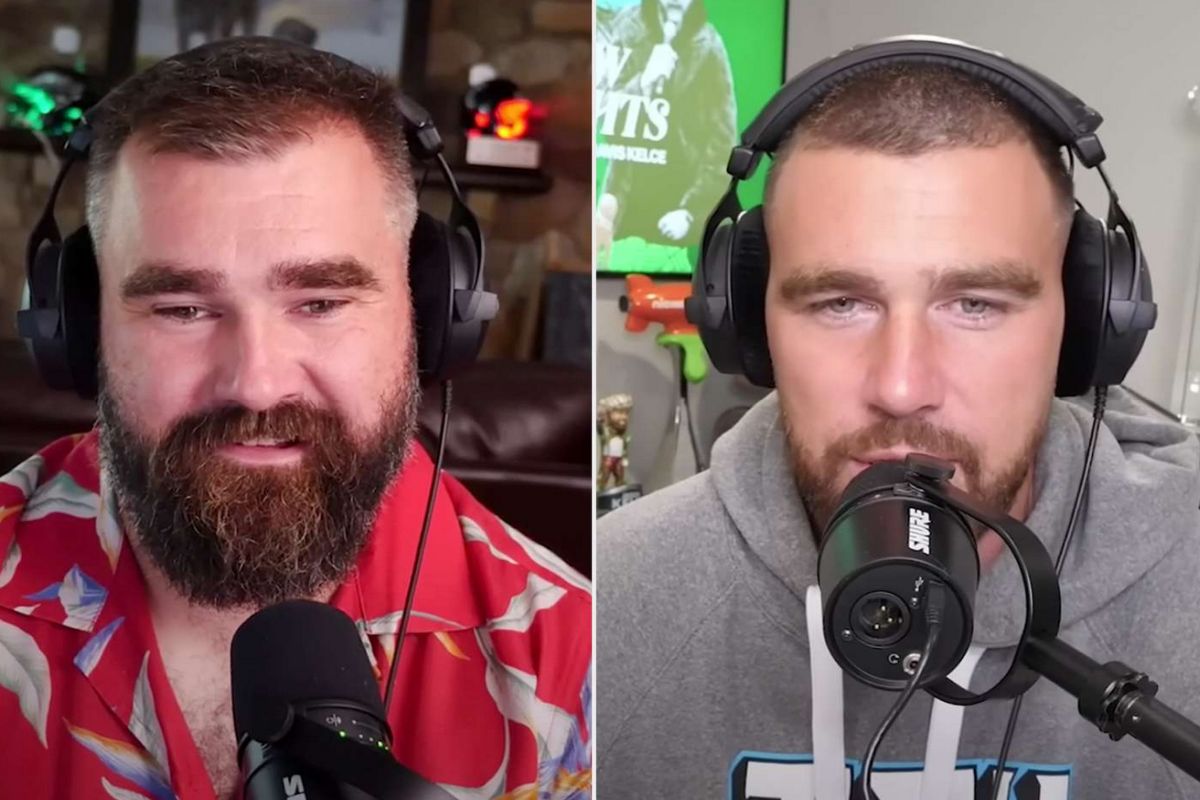 Jason e Travis Kelce em seu podcast