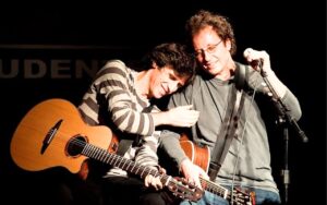 Kleiton & Kledir relembram seus sucessos no Blue Note em São Paulo