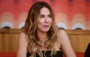 Luciana Gimenez revela transa em avião e nude acidental