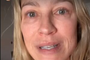 retrato de luana piovani detonando pedro scooby