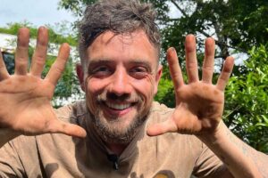 retrato de rafael cardoso na natureza