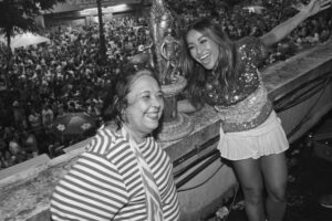 Sabrina Sato com Rosa Magalhães