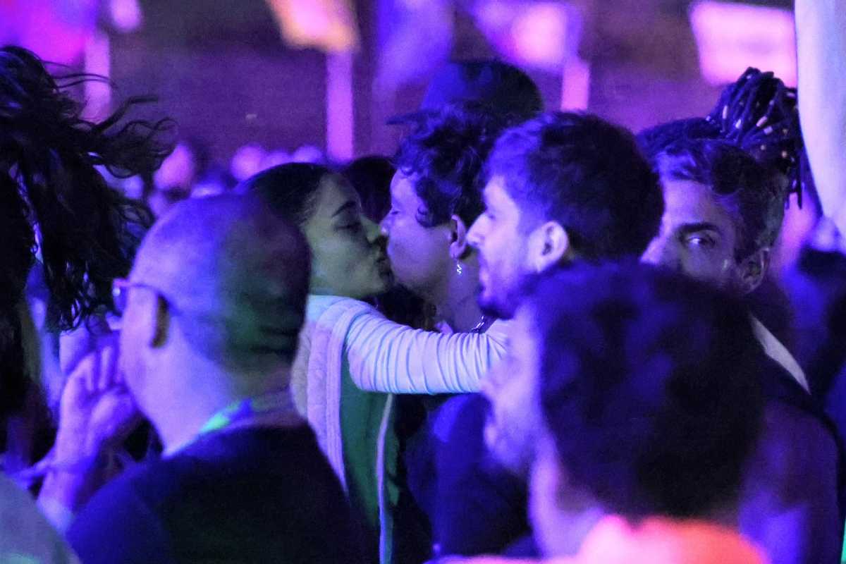 Sohie Charlotte e Xamã se beijado no Festival de Inverno do Rio