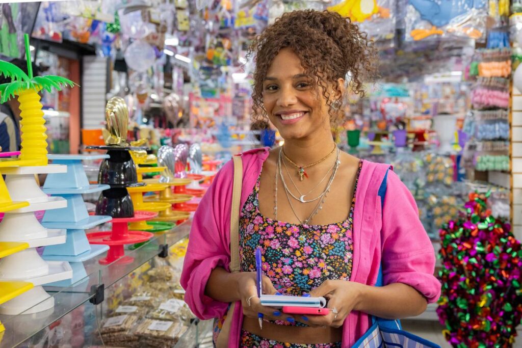 Jéssica Ellen como Madalena em 'Volta por Cima'