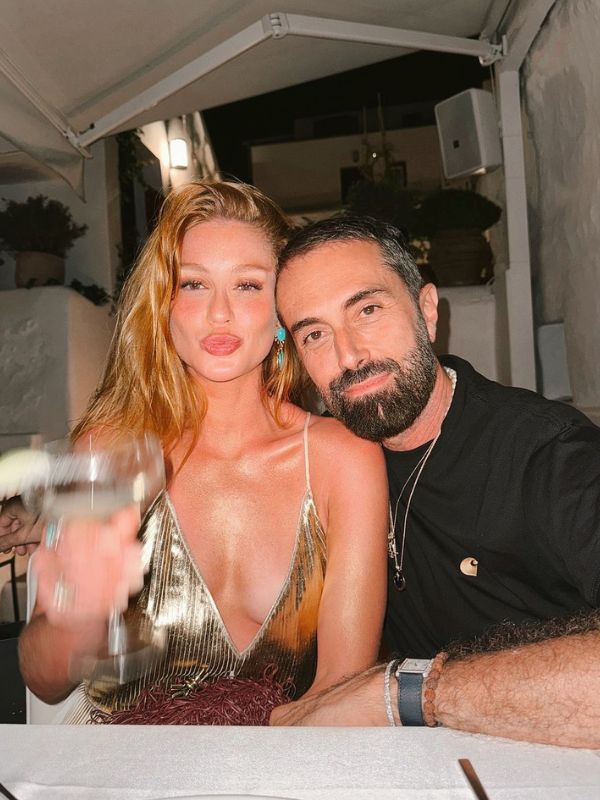 Marina Ruy Barbosa curte férias em Mykonos com Abdul Fares