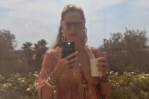 selfie de luana piovani comemorando aniversário em ibiza