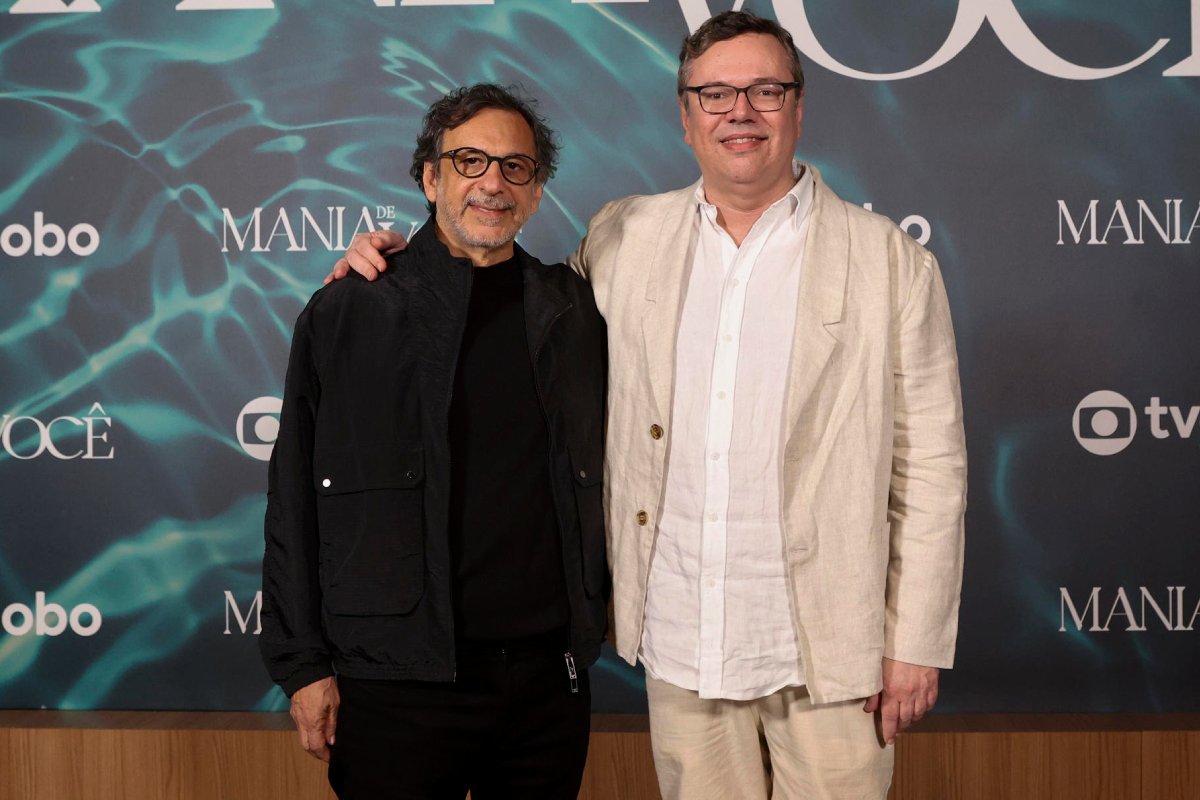 Diretor artístico Carlos Araujo e o autor João Emanuel Carneiro na festa de lançamento de "Mania de Você"