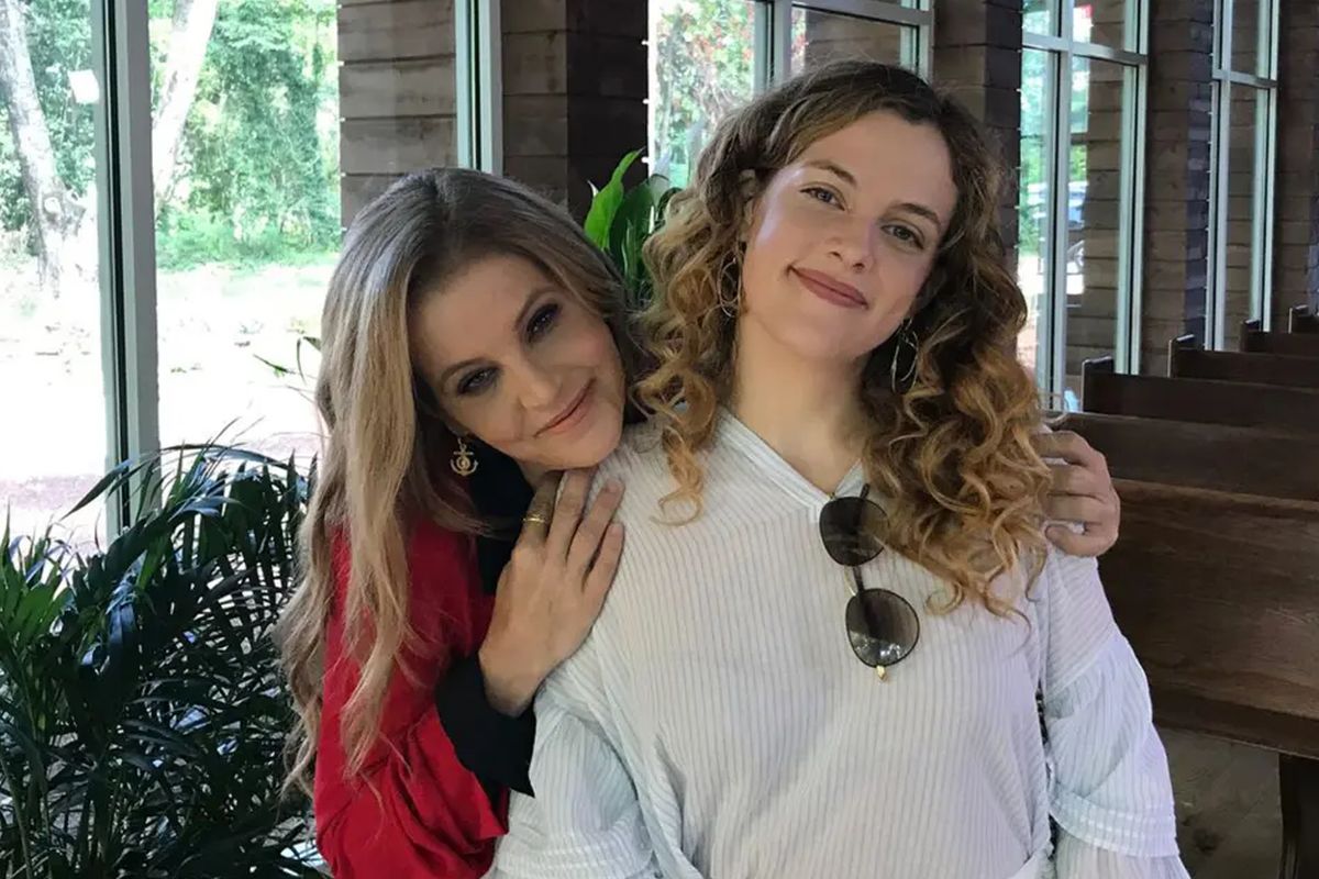 Lisa Marie Presley com a filha Riley Keough