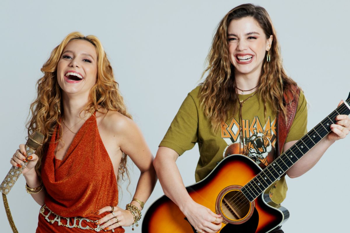 Gláucia (Lorena Comparato) e Raíssa (Alice Wegmann)