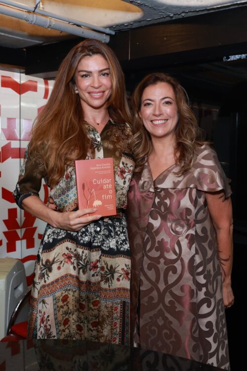 Lançamento livro - Grazi Massafera e a  autora, Ana Claudia Quintana