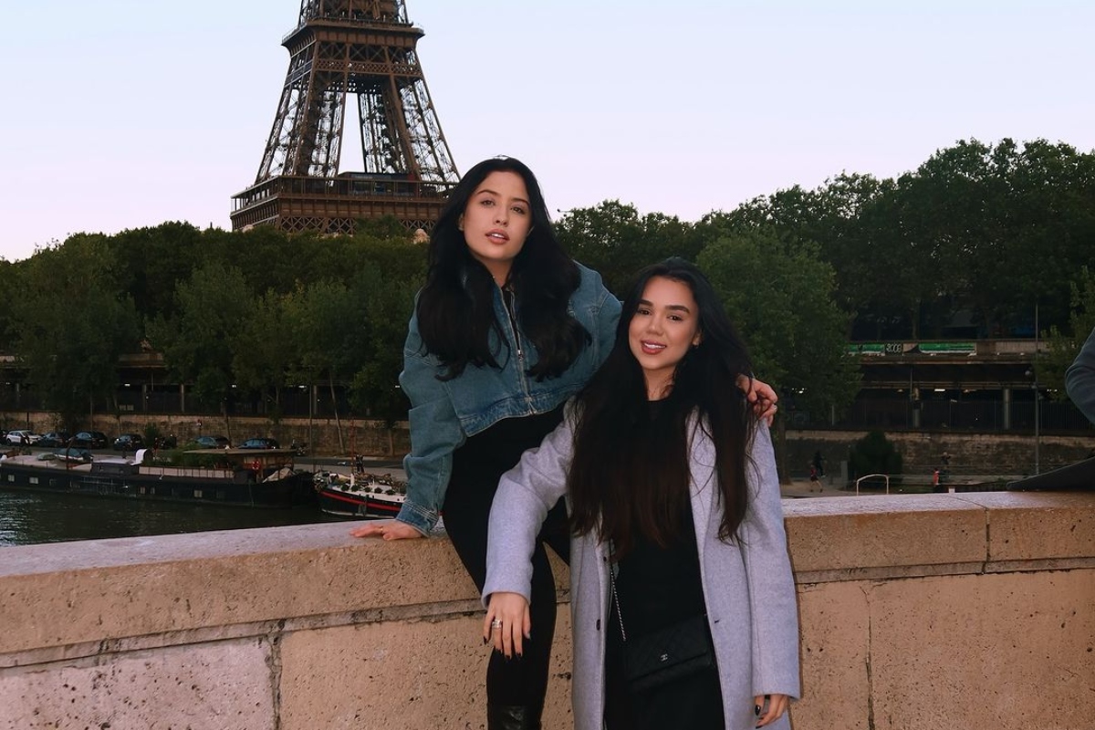 Mari Fernandez e a namorada em Paris