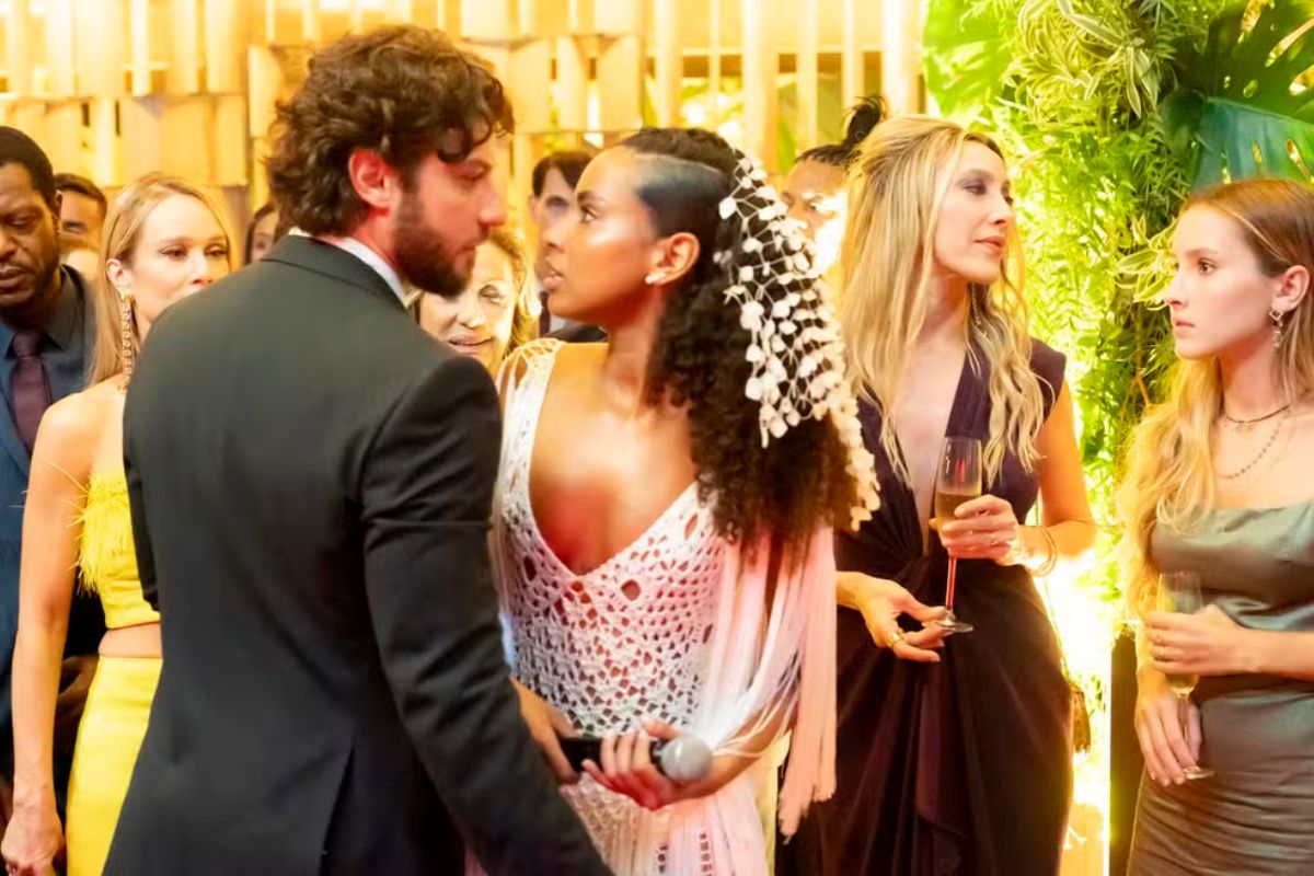 Casamento de Mavi e Viola vira um show de horrores em "Mania de Você"