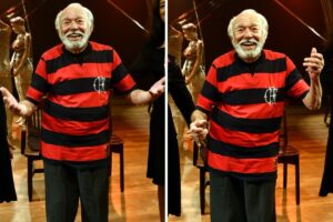 Emiliano Queiroz de camisa do Flamengo