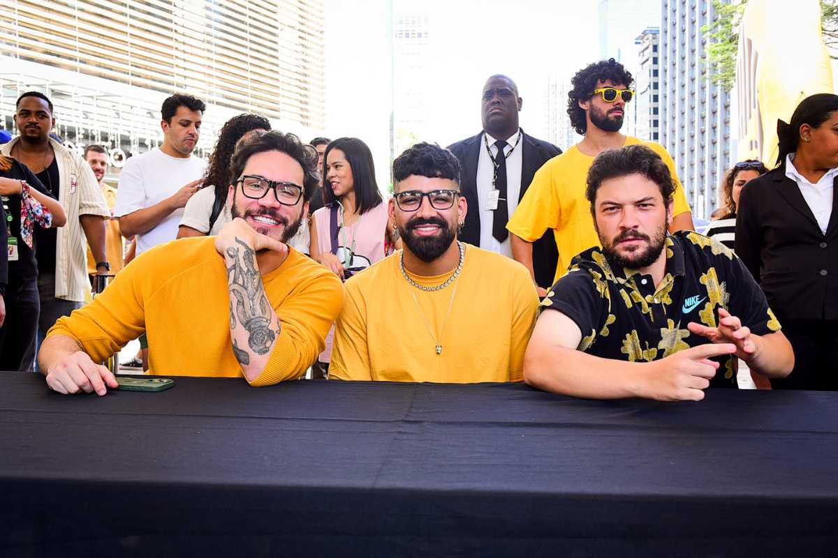 Eliezer, Dilsinho e Paulo Vitta em ação do Zé Delivery na Avenida Paulista