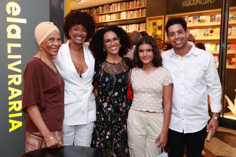 Sonia Fillardis, Isabel, Mariene de Castro e filhos 