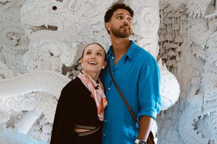 larissa manoela e andré luiz frambach juntos em templo na tailândia