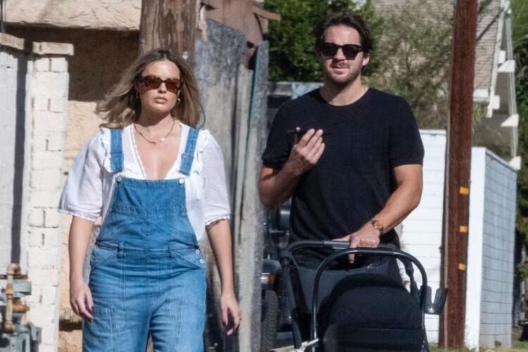 Margot Robbie, Tom Ackerley e filho